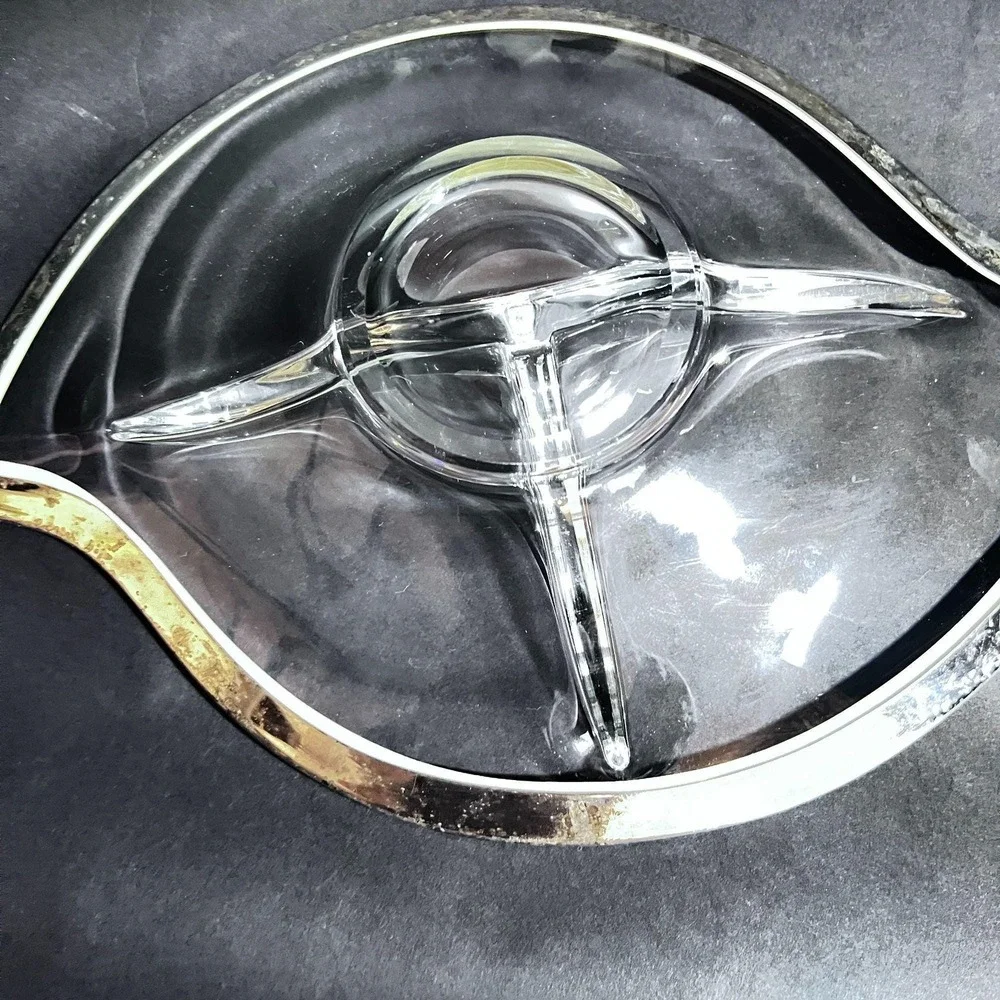 Vtg‎ Divided Relish Serving Dish Silver Plated Trim Art Clear Glass MCM Retro